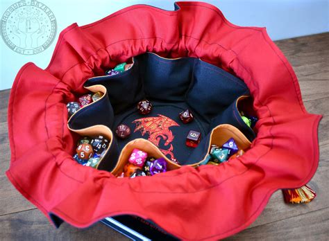 poche dragon pour dés