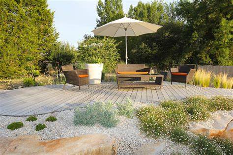 idees deco terrasse pelouse plan